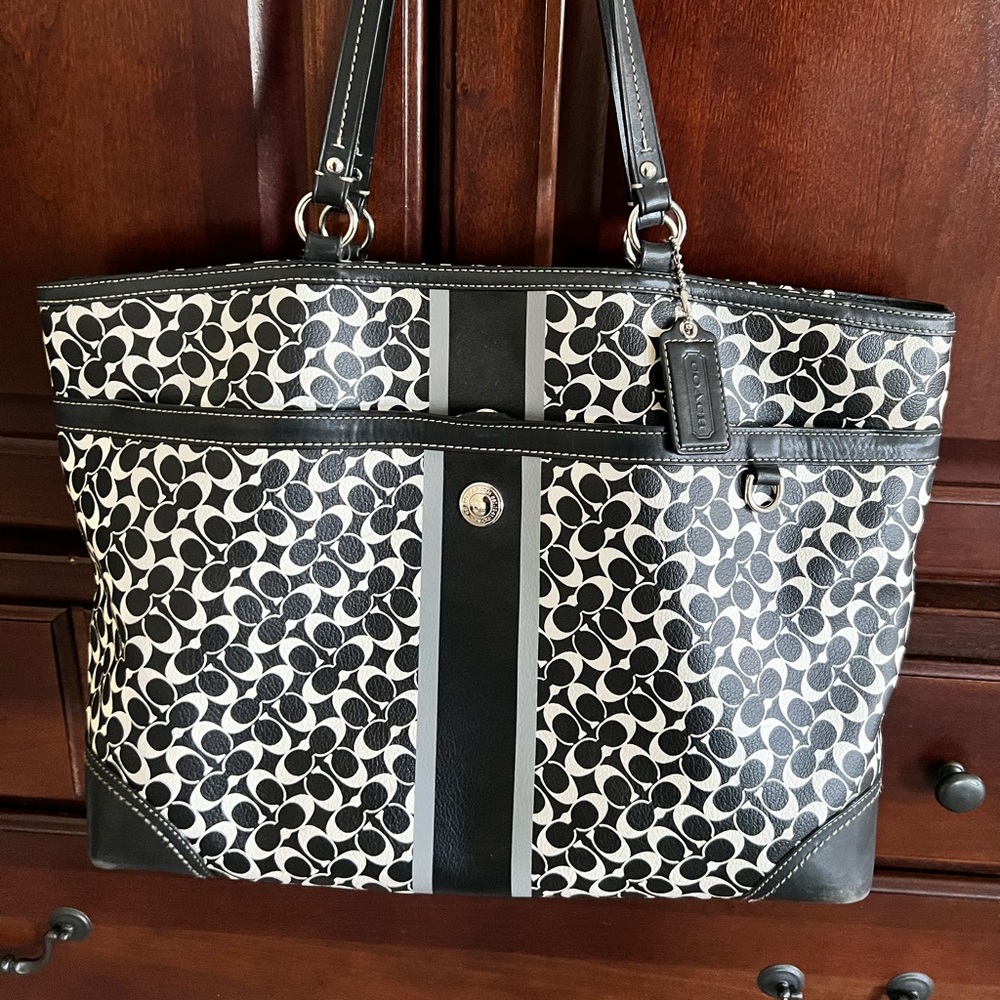 Coach extra large tote bag.